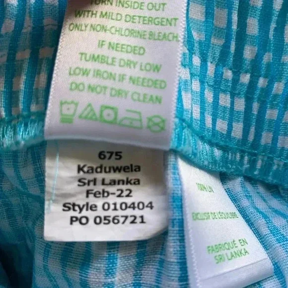 Lilly Pulitzer Lagoon 100% Linen Seabreeze
Blue Along The Same Line Shorts (S) - Picture 8 of 10